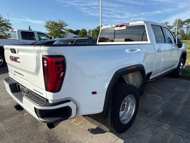 Used 2024 GMC Sierra 3500 Denali w/ Denali Reserve Package AWD/4WD image 5