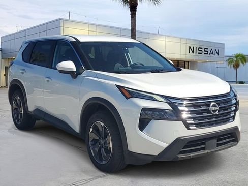 Used 2025 Nissan Rogue SV FWD image 9