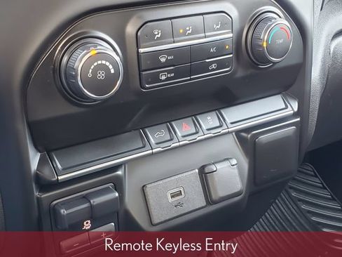 Used 2020 Chevrolet Silverado 1500 Custom w/ Custom Value Package AWD/4WD image 18