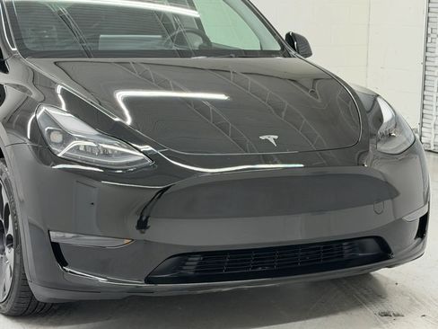Used 2024 Tesla Model Y 2WD image 39