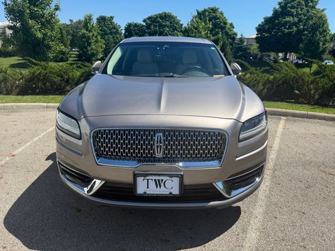 Used 2019 Lincoln Nautilus FWD image 2