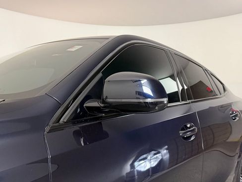 Used 2025 BMW X6 xDrive40i w/ Climate Comfort Package image 10
