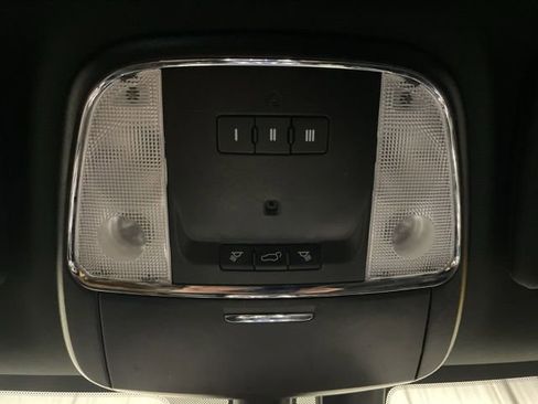 Used 2018 Jeep Grand Cherokee Altitude image 31