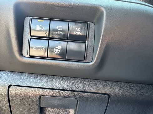 Used 2024 Toyota Highlander Platinum AWD/4WD image 13