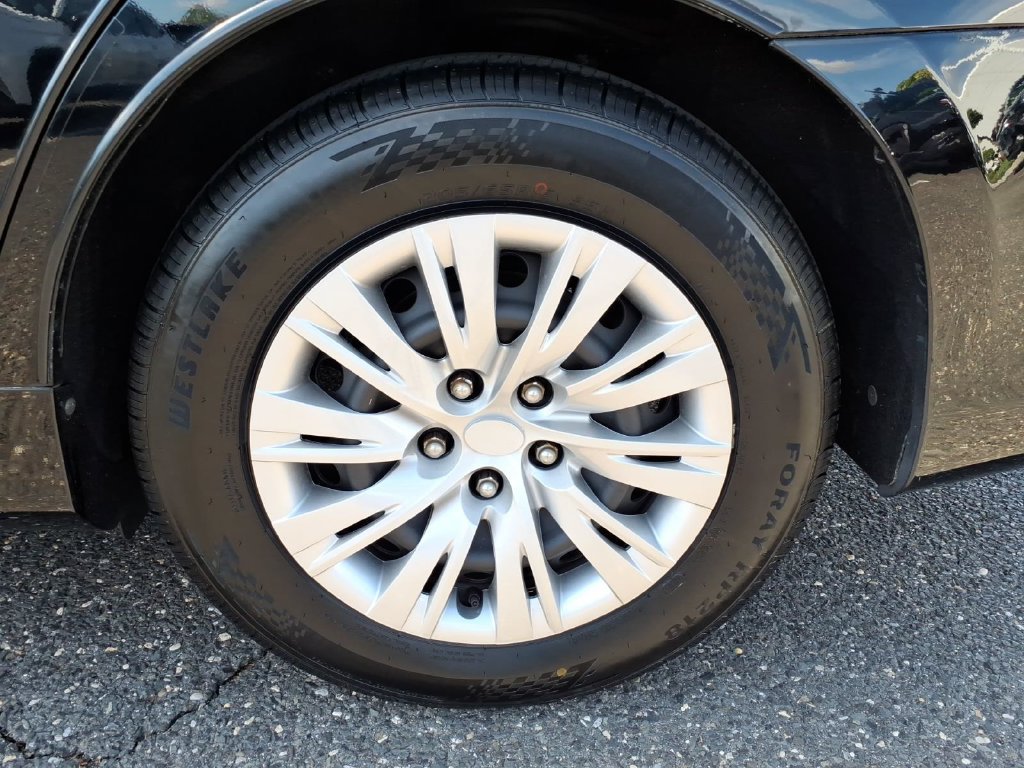 Used 2013 Toyota Camry LE FWD image 15