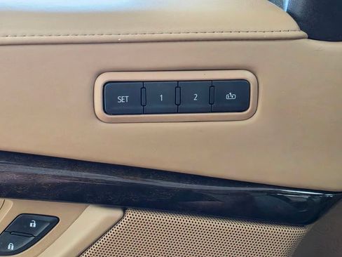 Used 2019 Cadillac Escalade ESV Platinum AWD/4WD image 14