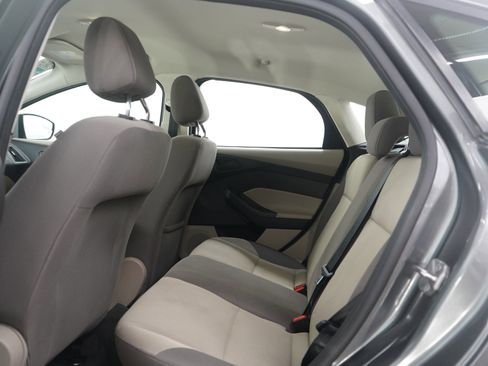 Used 2012 Ford Focus SE w/ SE Winter Pkg image 17