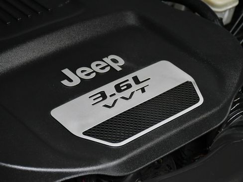Used 2013 Jeep Wrangler Unlimited Sport w/ Connectivity Group AWD/4WD image 15