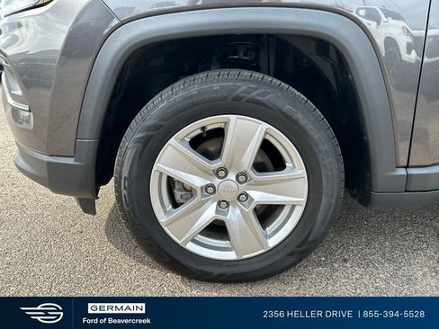 Used 2022 Jeep Compass Latitude AWD/4WD image 12