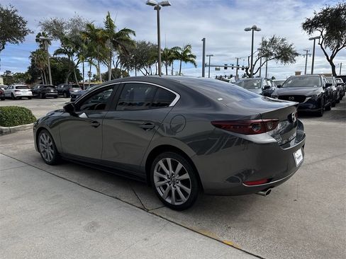 Used 2021 MAZDA MAZDA3 s image 13