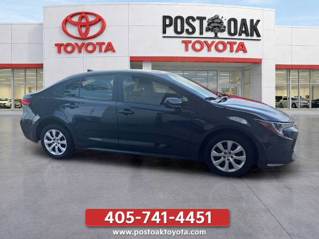 Used 2025 Toyota Corolla LE FWD image 8