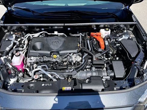 Used 2023 Toyota RAV4 SE w/ Weather & Moonroof Package image 30