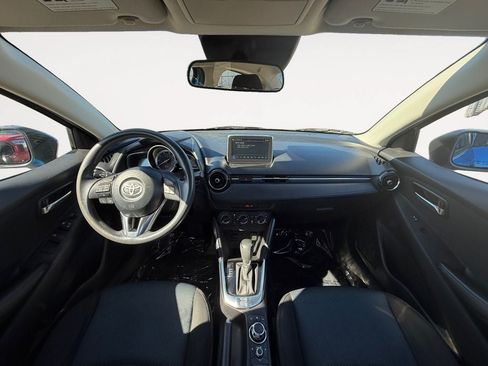 Used 2018 Toyota Yaris iA FWD image 11