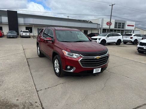 Used 2019 Chevrolet Traverse LT image 4