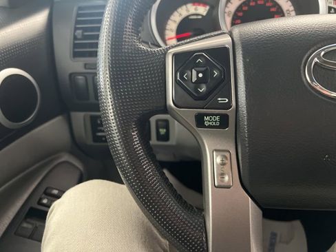 Used 2014 Toyota Tacoma 4x4 Access Cab image 17