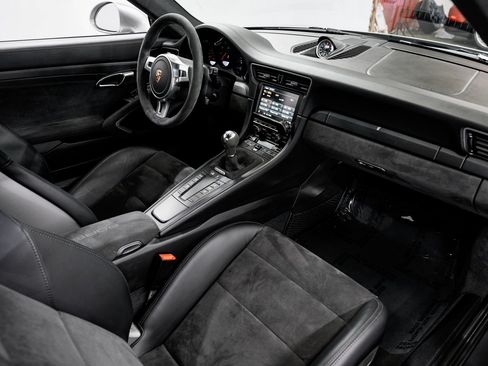 Used 2015 Porsche 911 Carrera GTS RWD image 30