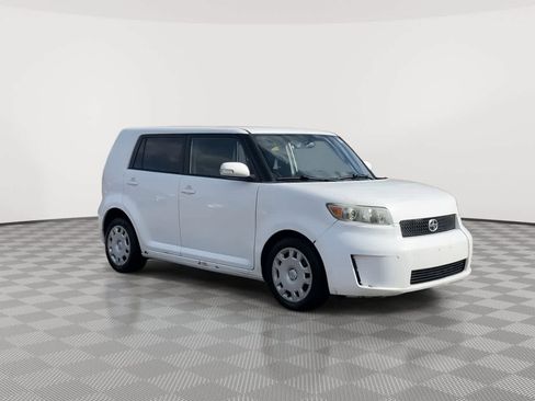 Used 2009 Scion xB FWD image 2