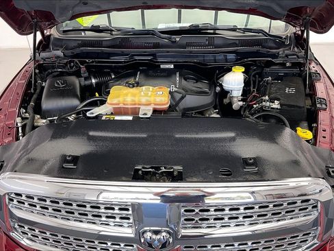 Used 2018 RAM 1500 Laramie AWD/4WD image 9