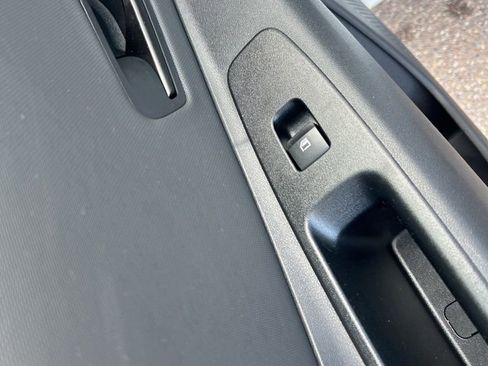 Used 2025 Hyundai Elantra SEL image 21