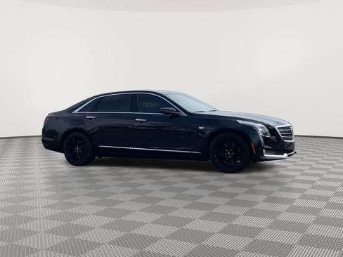 Used 2018 Cadillac CT6 Luxury image 2