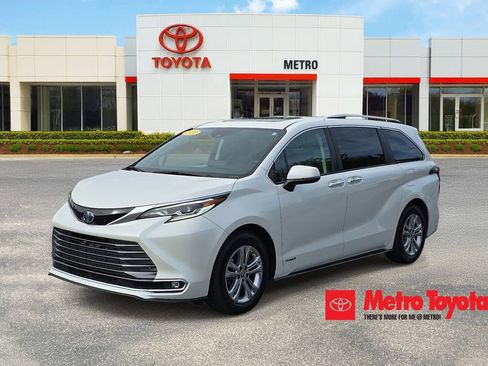 Certified 2021 Toyota Sienna Platinum AWD/4WD image 1