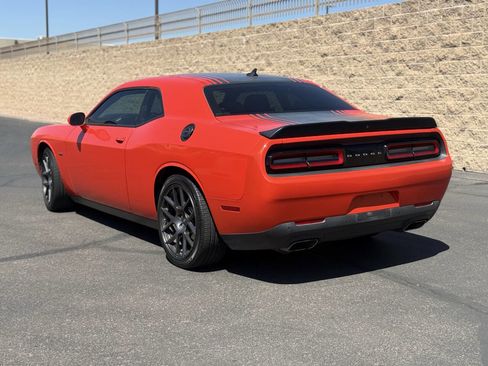 Used 2018 Dodge Challenger R/T image 8