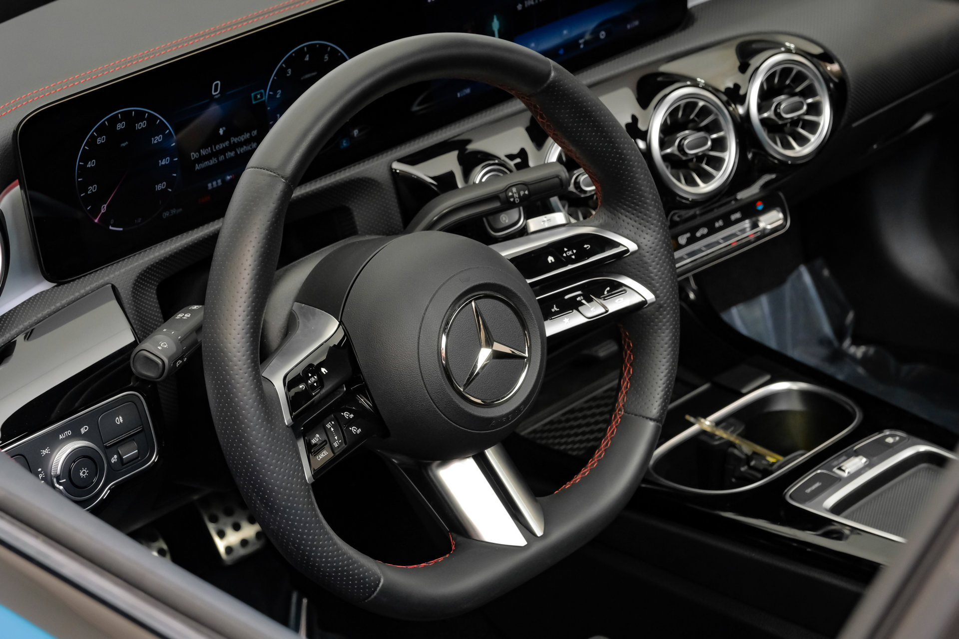 Used 2025 Mercedes-Benz CLA 250 w/ AMG Night Package image 20