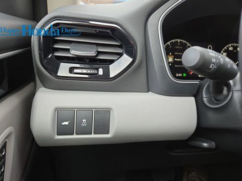 New 2025 Honda Pilot Touring image 27
