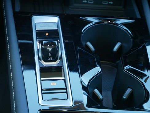 New 2026 Volkswagen Atlas SE image 9