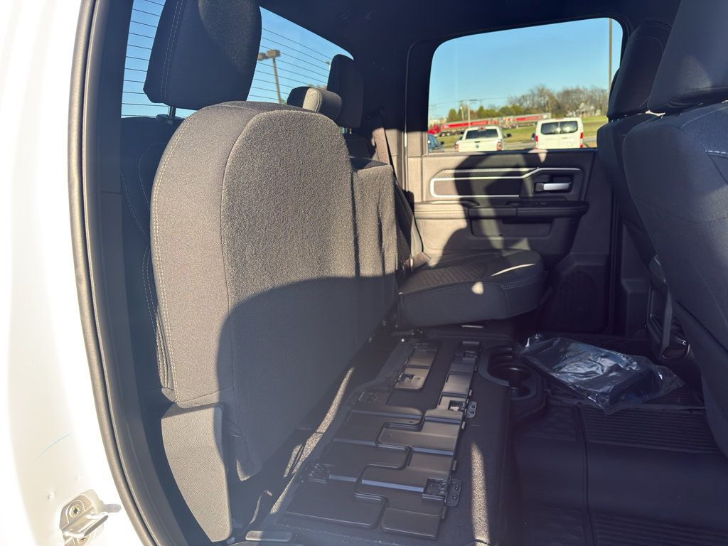 New 2026 RAM 3500 Big Horn AWD/4WD image 13