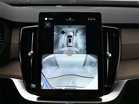 New 2026 Volvo XC90 B6 Plus w/ Protection Package Premier image 22
