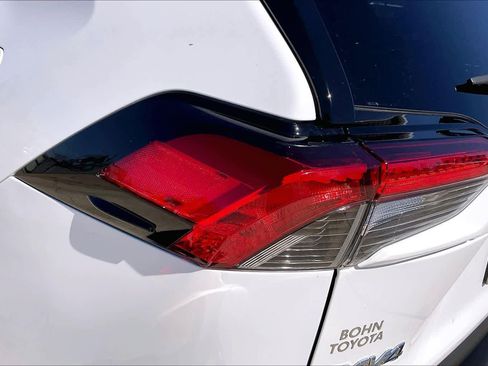 Used 2022 Toyota RAV4 XLE w/ Convenience Package image 29