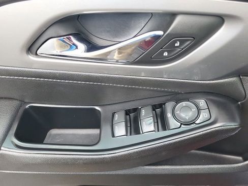 Used 2023 Chevrolet Traverse LT image 26