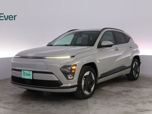 Used 2024 Hyundai Kona SEL FWD image 2