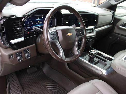 Used 2022 Chevrolet Silverado 1500 LTZ image 45