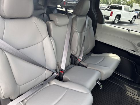 New 2025 Toyota Sienna XLE image 32