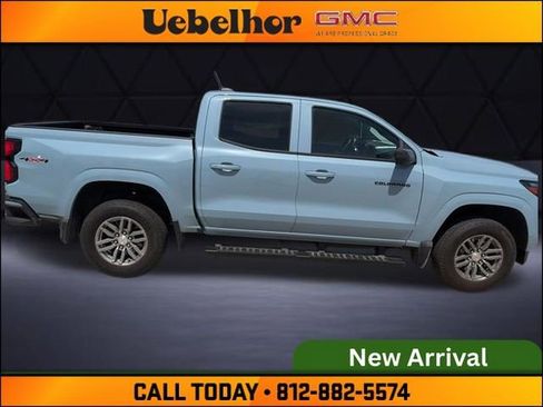 Used 2025 Chevrolet Colorado LT w/ LT Convenience Package image 11