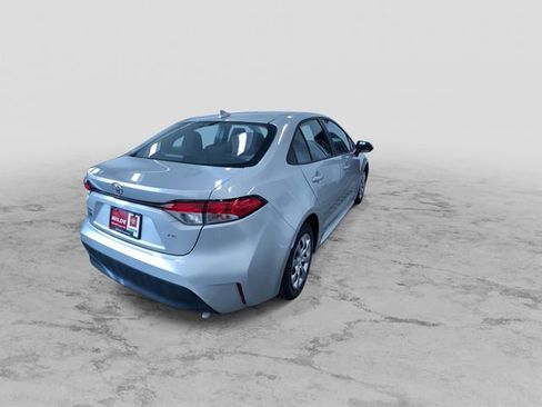 Certified 2025 Toyota Corolla LE image 9