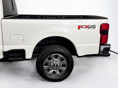 Used 2025 Ford F250 Lariat w/ Lariat Ultimate Package AWD/4WD image 36
