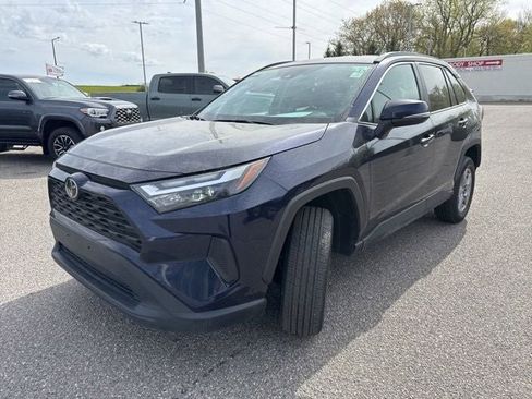 Used 2025 Toyota RAV4 XLE AWD/4WD image 2
