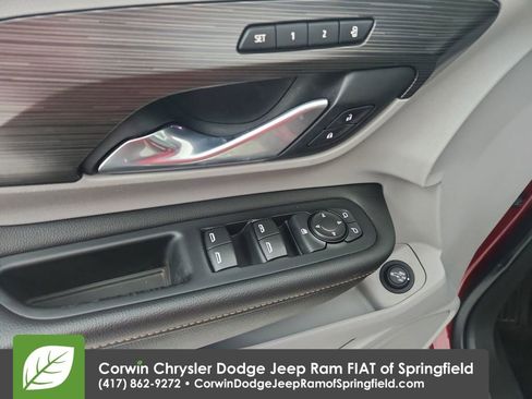 Used 2020 GMC Terrain SLT w/ Preferred Package image 21