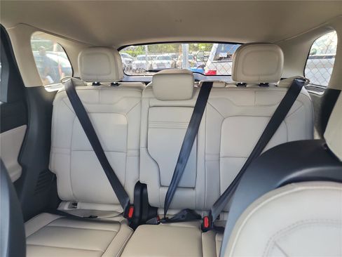 New 2026 Lincoln Corsair Premiere image 14