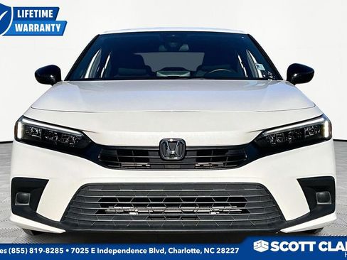 Used 2023 Honda Civic Sport image 2