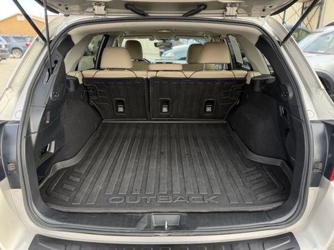 Used 2019 Subaru Outback 2.5i Limited AWD/4WD image 16