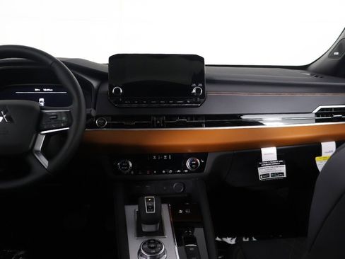 New 2025 Mitsubishi Outlander SEL image 39