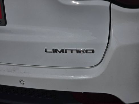 Used 2024 Jeep Compass Limited AWD/4WD image 7