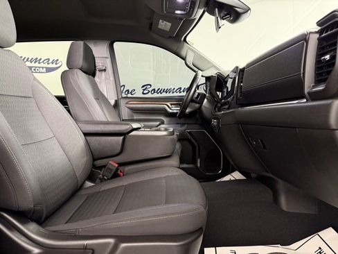 Used 2023 Chevrolet Silverado 1500 LT w/ Z71 Off-Road Package image 17