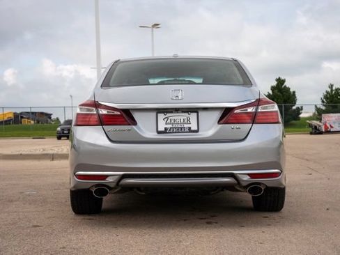 Used 2016 Honda Accord EX-L image 6