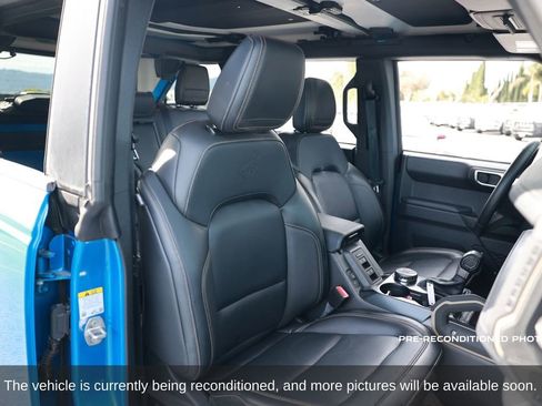 Used 2025 Ford Bronco Badlands image 15