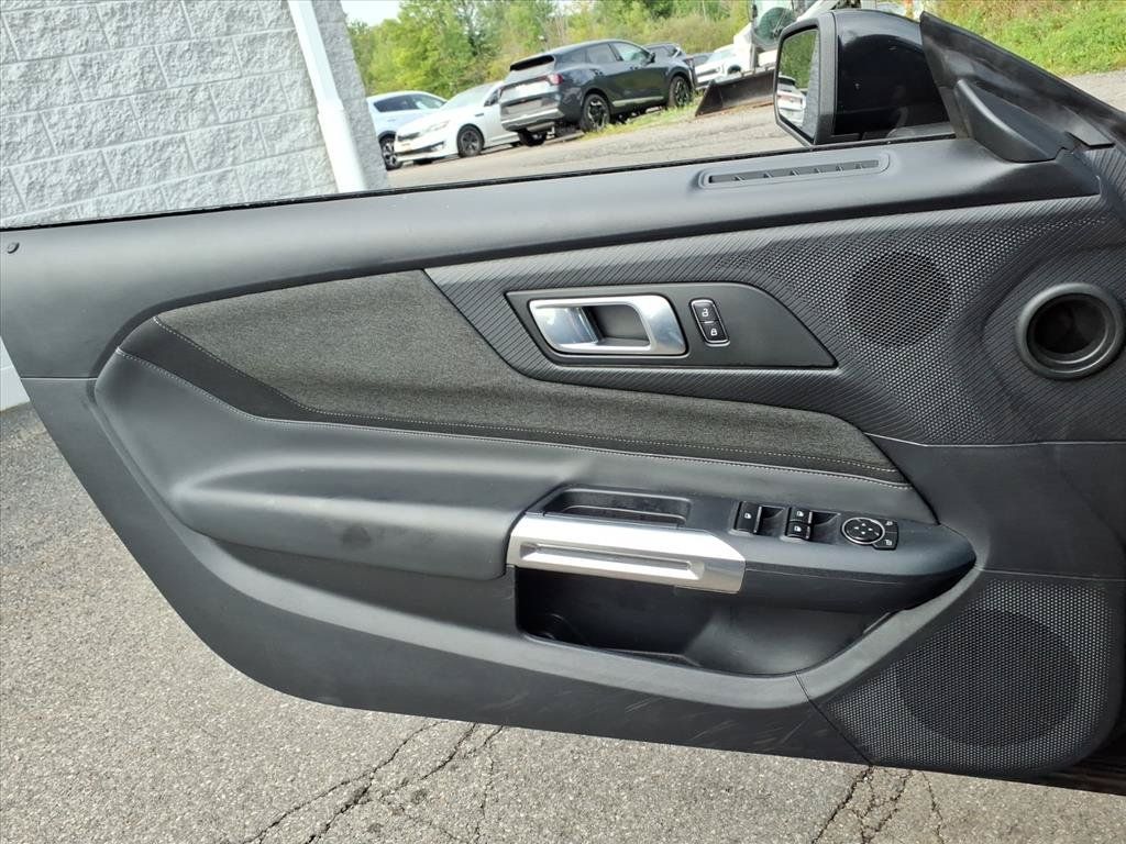 Used 2024 Ford Mustang Convertible RWD image 19